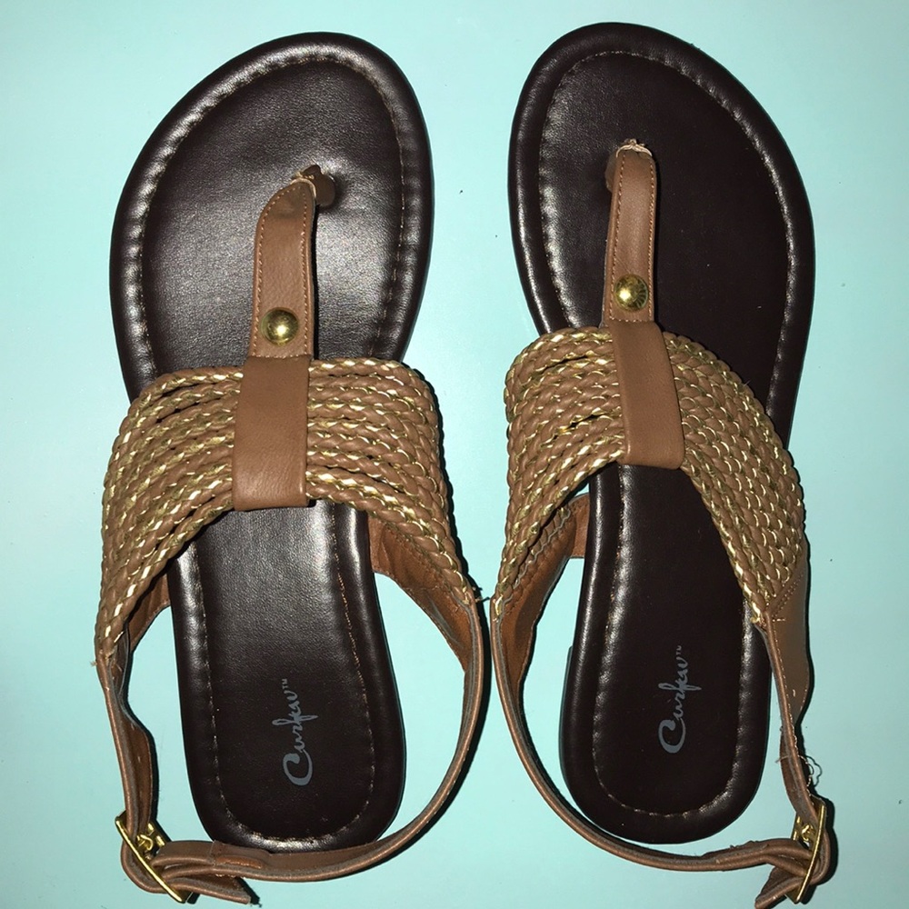 Sandals size 5